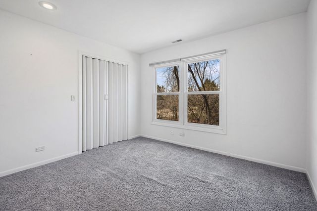 1100 Hidden Lake Drive, Buffalo Grove, IL 60089