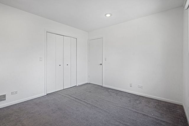 1100 Hidden Lake Drive, Buffalo Grove, IL 60089