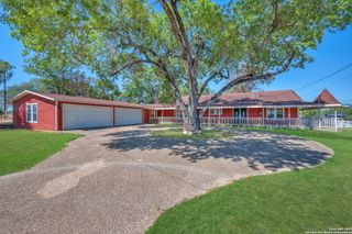 3525 Fm 1346, La Vernia, TX 78121