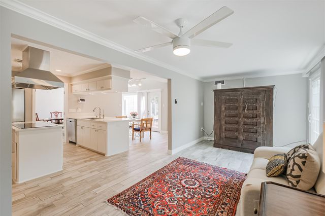 1007 Arrow Hill Road, Houston, TX 77077