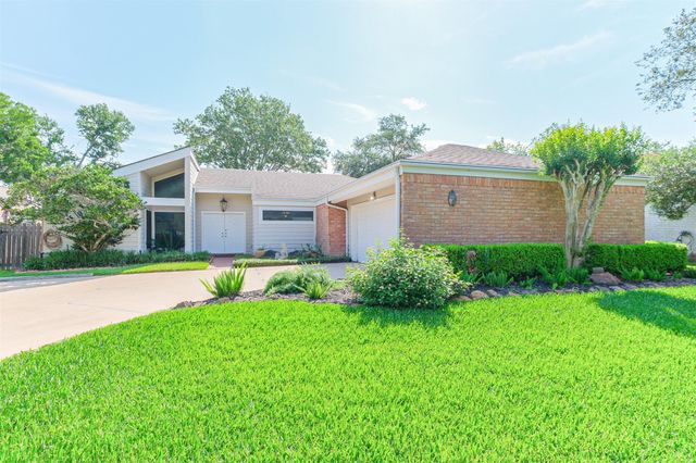 1007 Arrow Hill Road, Houston, TX 77077