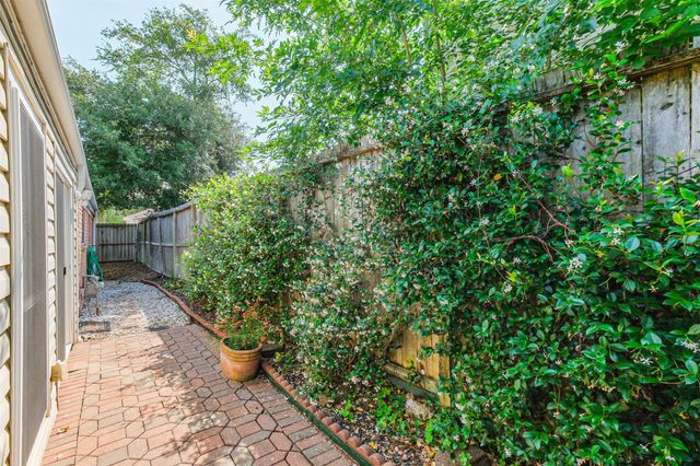 1007 Arrow Hill Road, Houston, TX 77077