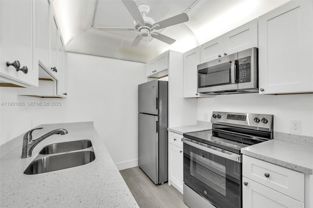 1009 Guildford A 1009, Boca Raton, FL 33434