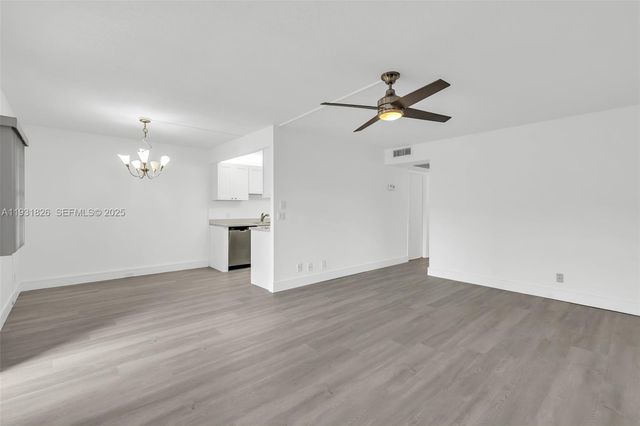 1009 Guildford A 1009, Boca Raton, FL 33434