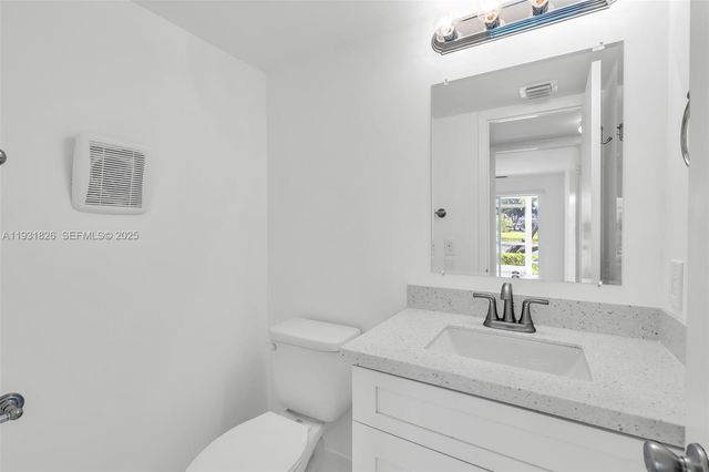 1009 Guildford A 1009, Boca Raton, FL 33434