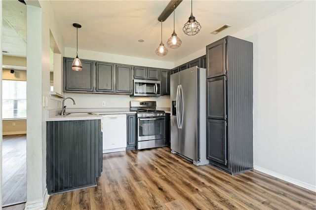 2526 N Harvey Wakefield Avenue, Pea Ridge, AR 72751