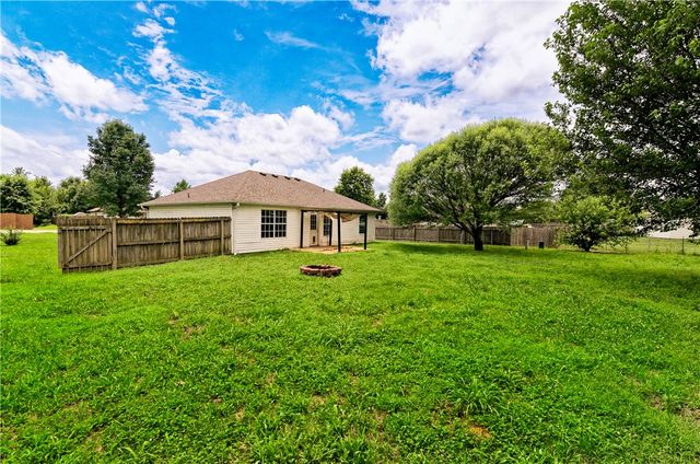 2526 N Harvey Wakefield Avenue, Pea Ridge, AR 72751
