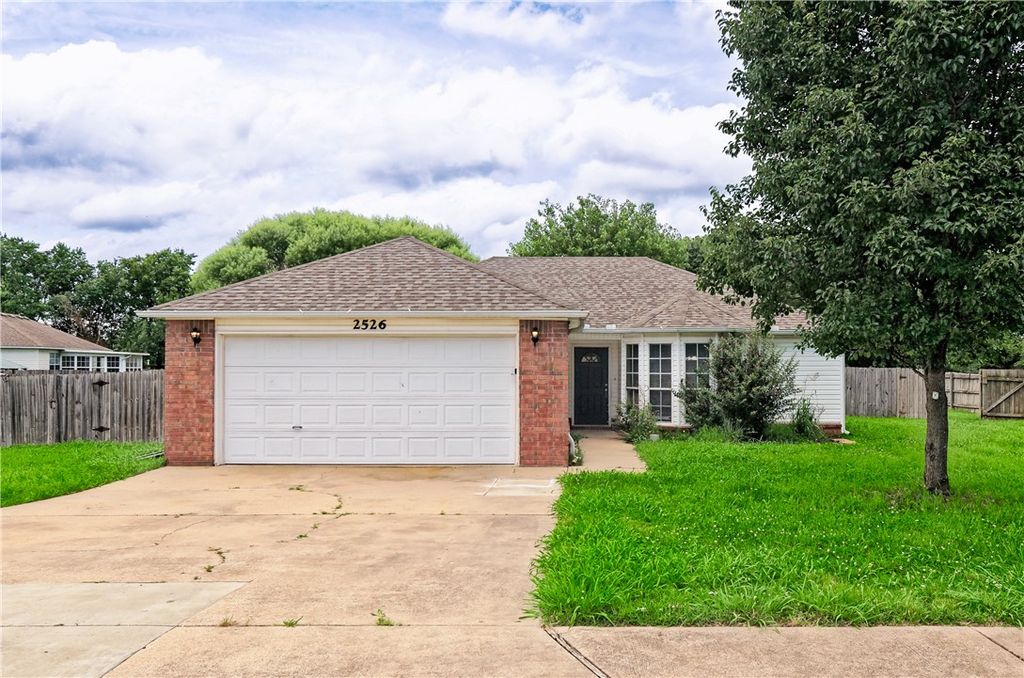 2526 N Harvey Wakefield Avenue, Pea Ridge, AR 72751