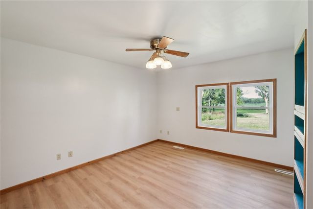 5705 Beverly Road SW, Cedar Rapids, IA 52404