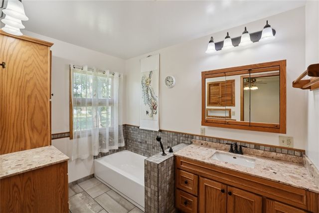 5705 Beverly Road SW, Cedar Rapids, IA 52404