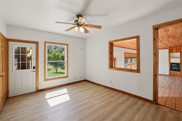 5705 Beverly Road SW, Cedar Rapids, IA 52404