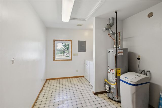 5705 Beverly Road SW, Cedar Rapids, IA 52404