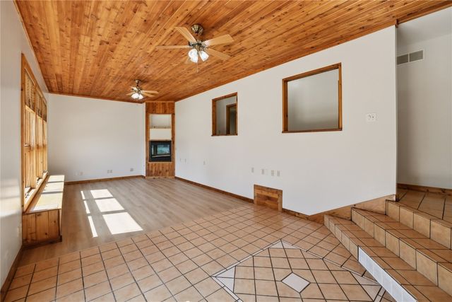 5705 Beverly Road SW, Cedar Rapids, IA 52404