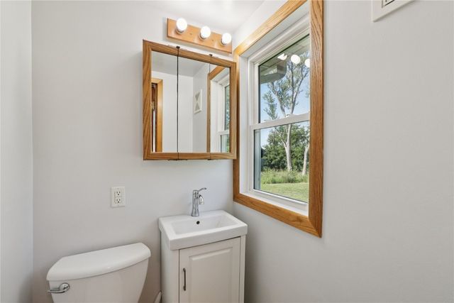 5705 Beverly Road SW, Cedar Rapids, IA 52404