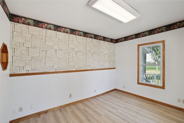 5705 Beverly Road SW, Cedar Rapids, IA 52404