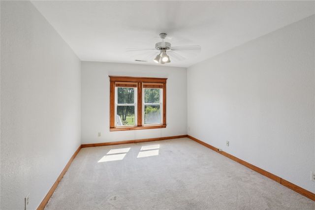 5705 Beverly Road SW, Cedar Rapids, IA 52404