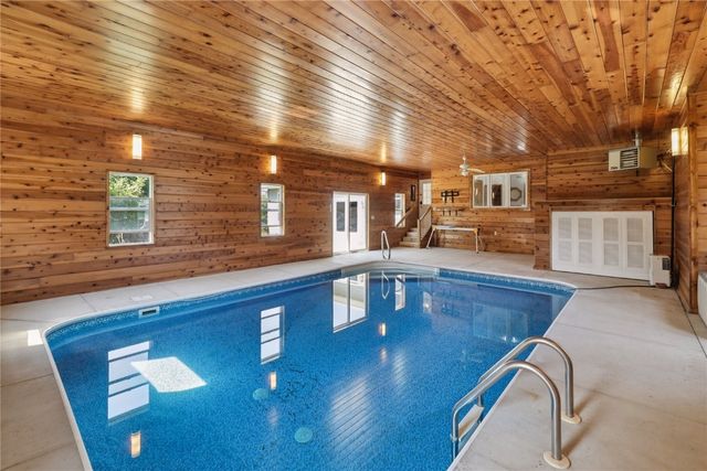 5705 Beverly Road SW, Cedar Rapids, IA 52404