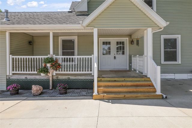 5705 Beverly Road SW, Cedar Rapids, IA 52404