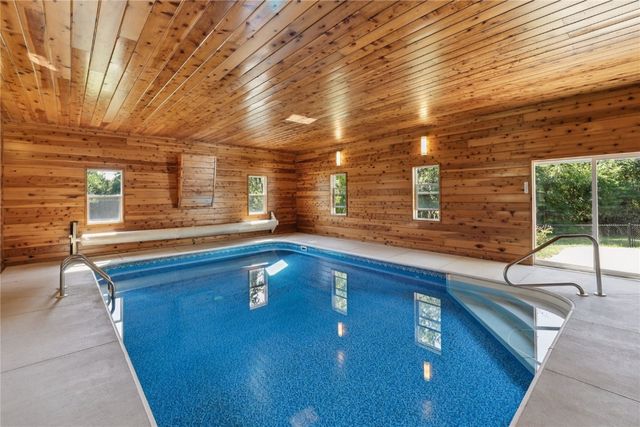 5705 Beverly Road SW, Cedar Rapids, IA 52404