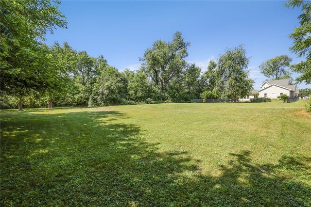 5705 Beverly Road SW, Cedar Rapids, IA 52404