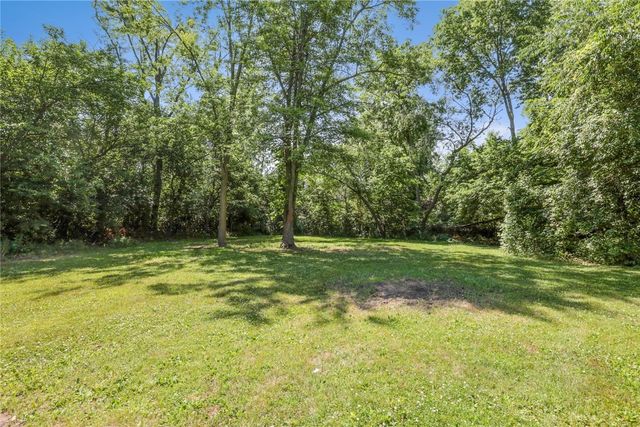 5705 Beverly Road SW, Cedar Rapids, IA 52404