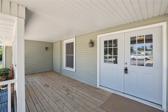 5705 Beverly Road SW, Cedar Rapids, IA 52404