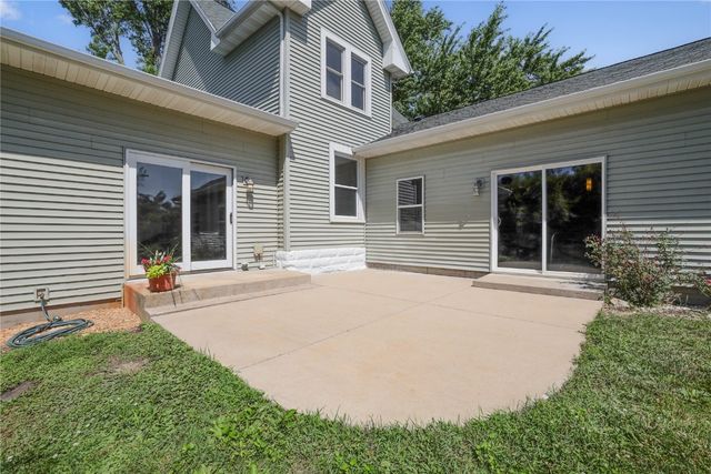5705 Beverly Road SW, Cedar Rapids, IA 52404
