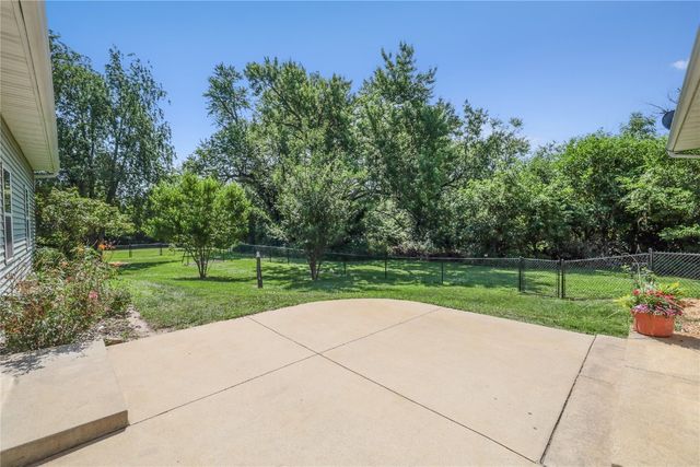 5705 Beverly Road SW, Cedar Rapids, IA 52404