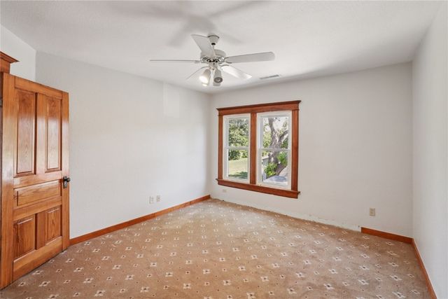 5705 Beverly Road SW, Cedar Rapids, IA 52404