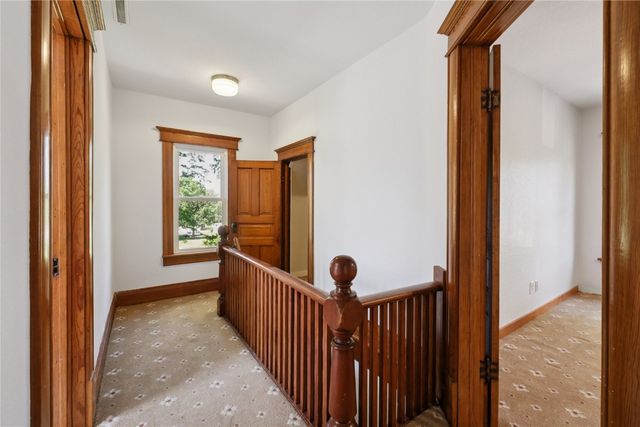 5705 Beverly Road SW, Cedar Rapids, IA 52404