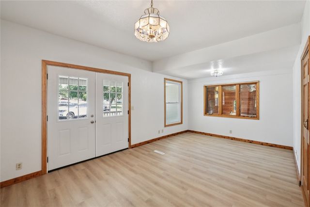 5705 Beverly Road SW, Cedar Rapids, IA 52404