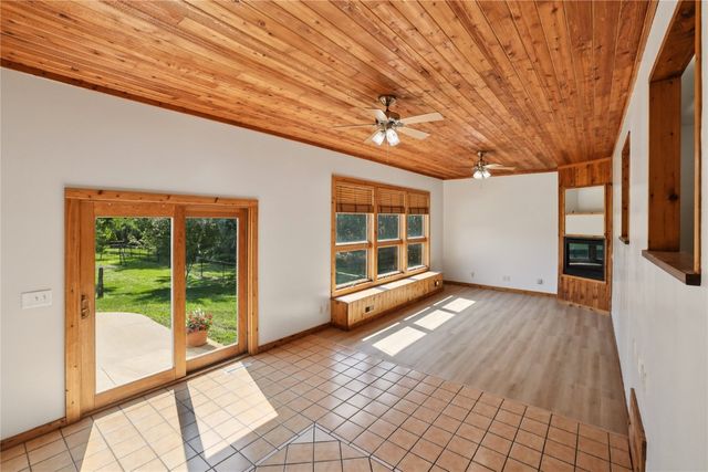 5705 Beverly Road SW, Cedar Rapids, IA 52404