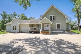 5705 Beverly Road SW, Cedar Rapids, IA 52404