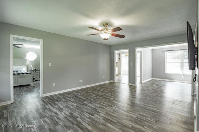 18 Glenn Eagle Rd, Brandenburg, KY 40108