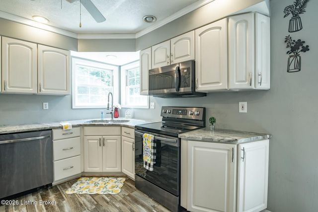 18 Glenn Eagle Rd, Brandenburg, KY 40108