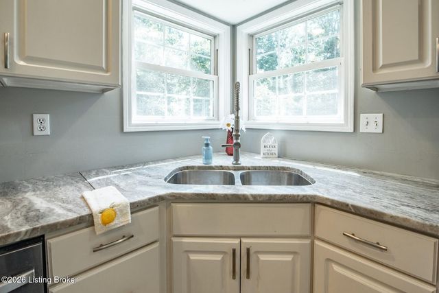 18 Glenn Eagle Rd, Brandenburg, KY 40108