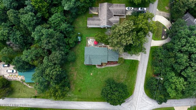 18 Glenn Eagle Rd, Brandenburg, KY 40108