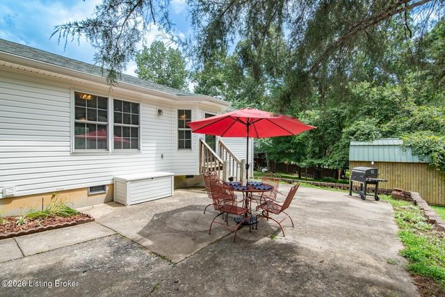 18 Glenn Eagle Rd, Brandenburg, KY 40108
