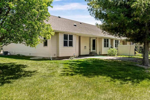 1332 Harvest CIRCLE, Holmen, WI 54636