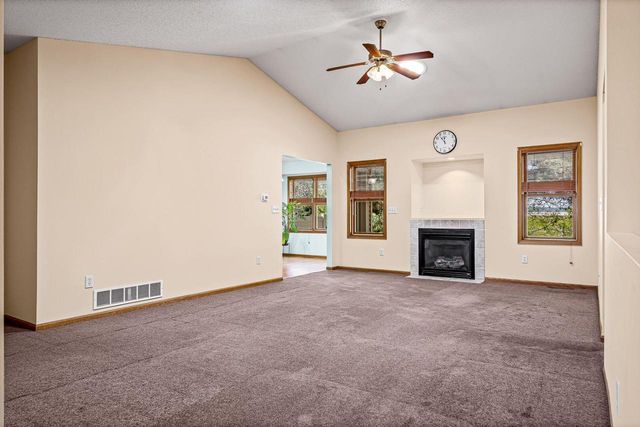 1332 Harvest CIRCLE, Holmen, WI 54636