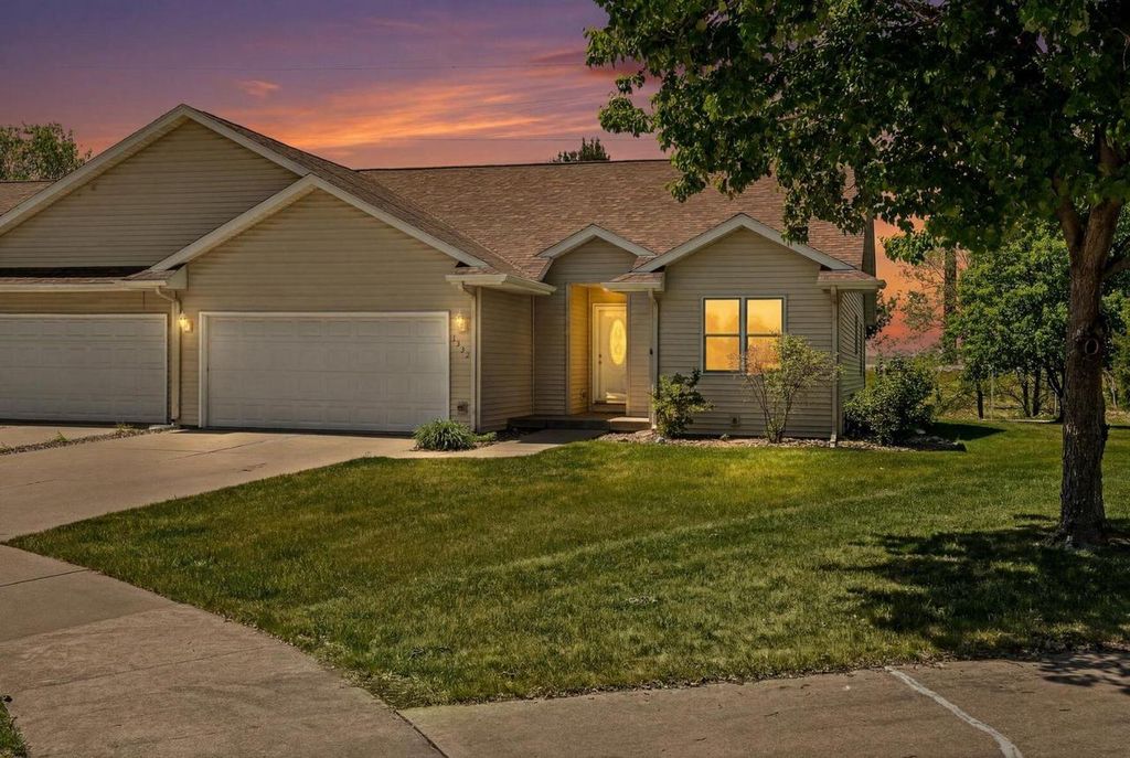 1332 Harvest CIRCLE, Holmen, WI 54636