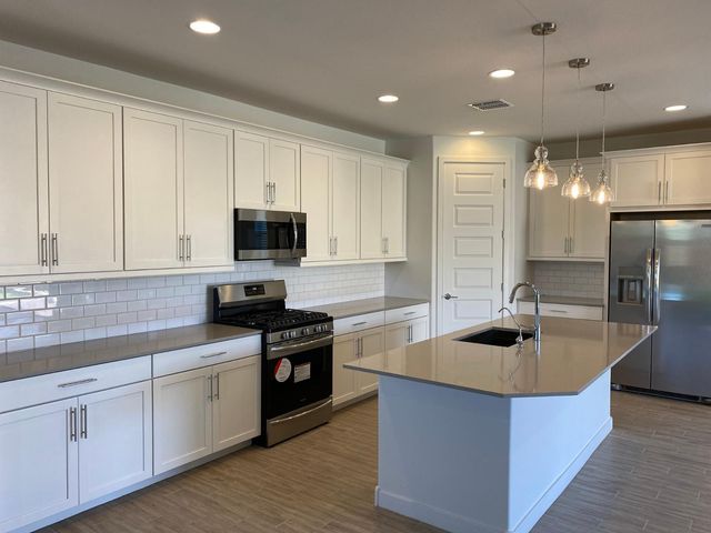130 E Elmwood Place, Chandler, AZ 85249