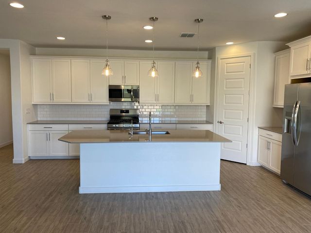 130 E Elmwood Place, Chandler, AZ 85249