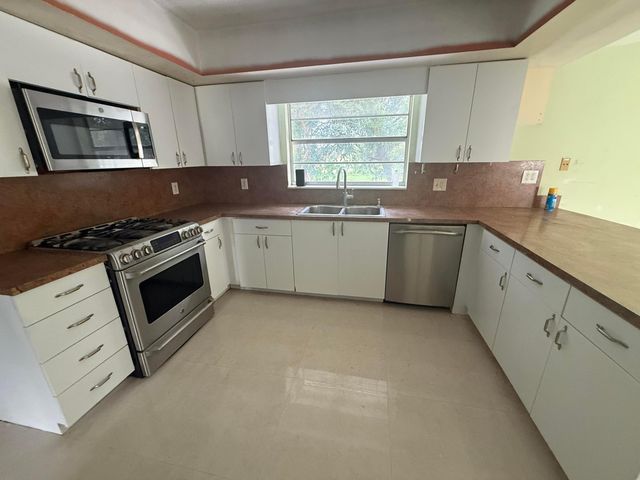 4820 Vermont Avenue, Lake Worth Beach, FL 33461