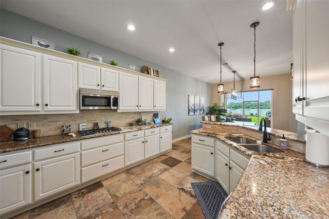 127 W Palm Boulevard, Montgomery, TX 77356