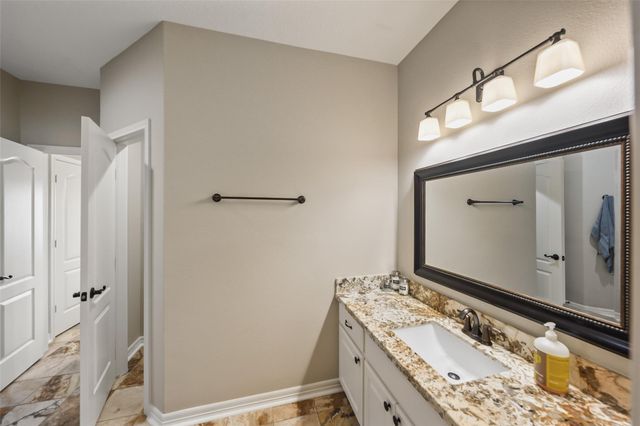 127 W Palm Boulevard, Montgomery, TX 77356