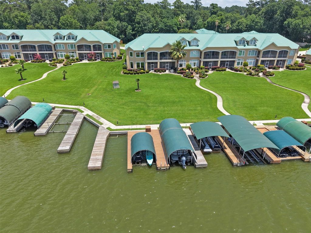 127 W Palm Boulevard, Montgomery, TX 77356