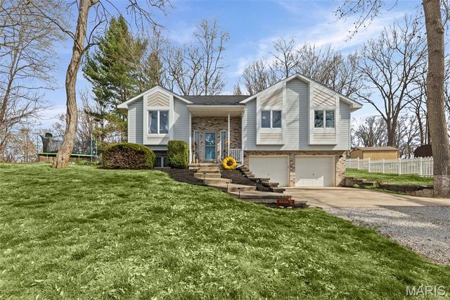 1382 Biscay Drive, Edwardsville, IL 62025