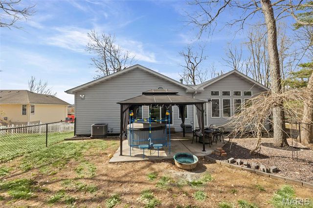 1382 Biscay Drive, Edwardsville, IL 62025