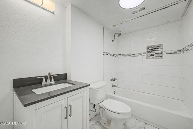 1600 N Wilmot Rd Unit 196, Tucson, AZ 85712